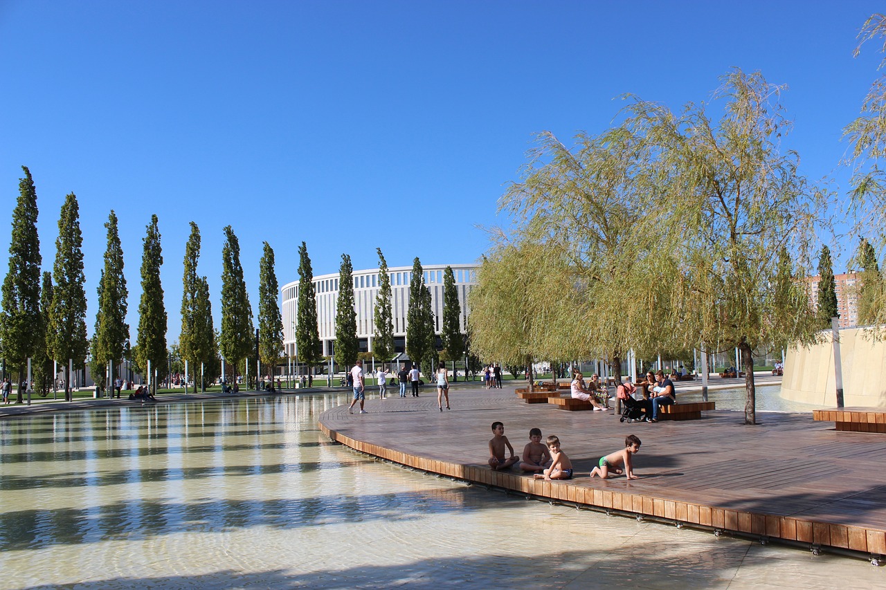 历史上仅2人实现生涯得分、助攻和抢断前20，威少成功上榜.